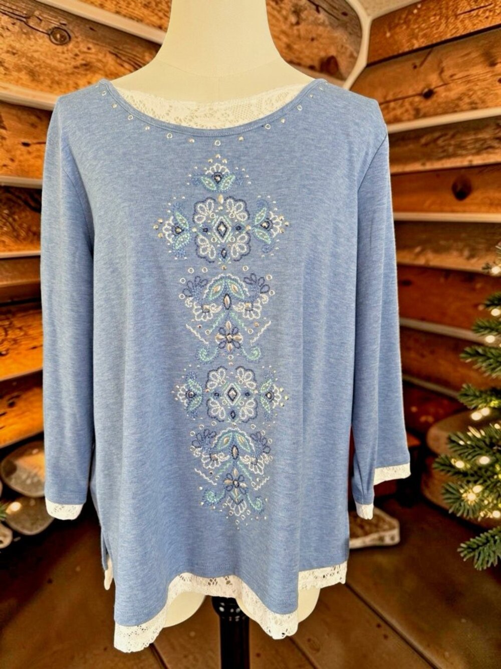 Alfred Dunner Embellished Floral Top With Lace Neck & Hem-Size Petite XL-NWT